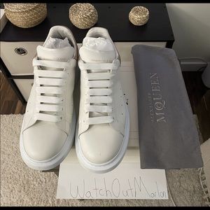Alexander McQueen oversized sneaker White & Gold